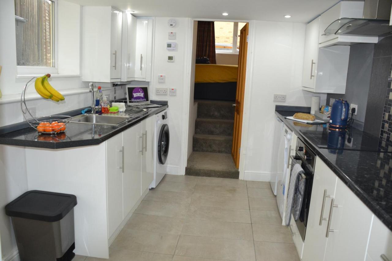 Willow Tree 1 Bed Apartment - Stayseekers Солсбери Экстерьер фото